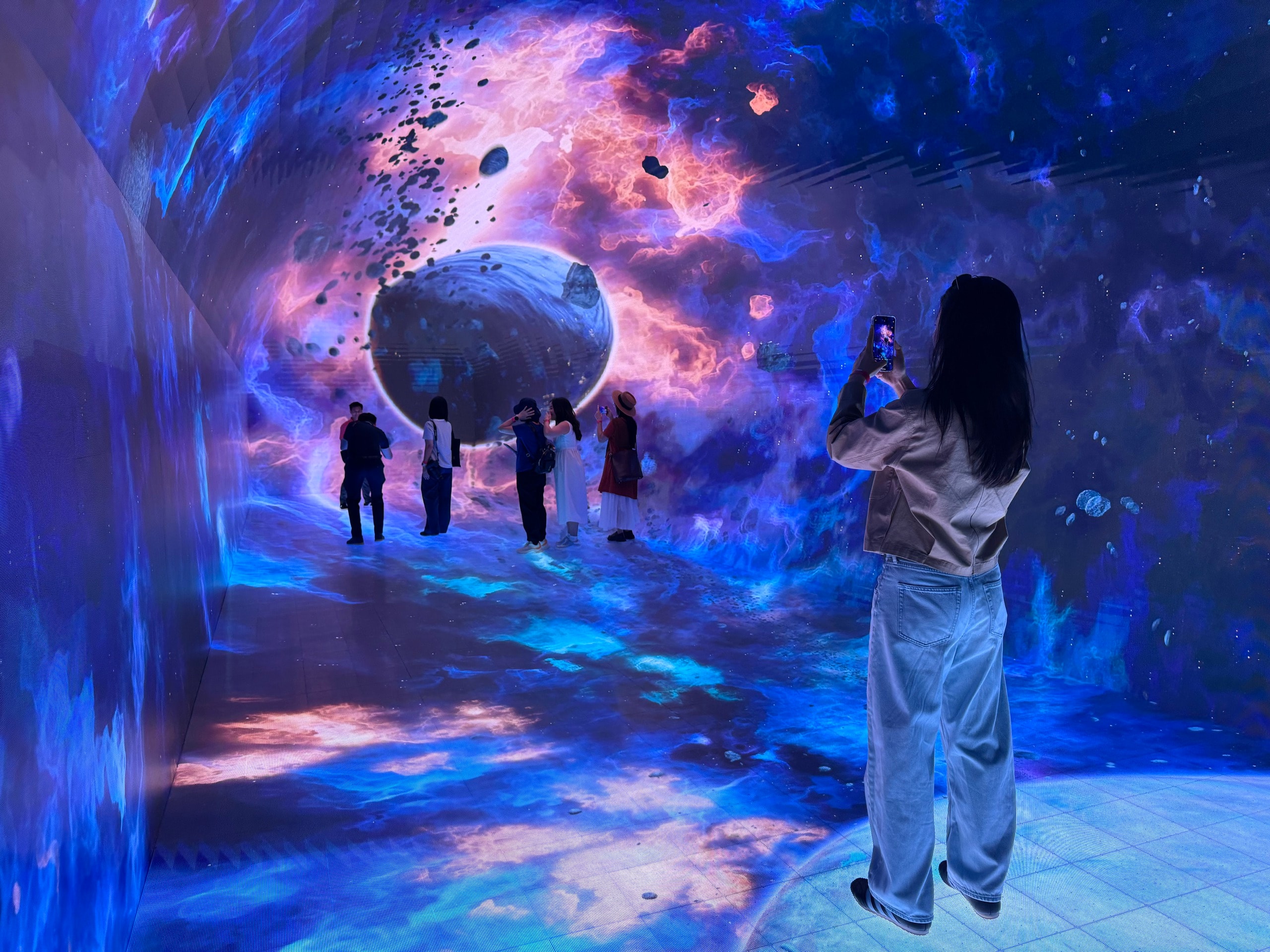 VIDEO: Khám phá căn phòng bí ẩn tại Kuala Lumpur - Ảnh 3.