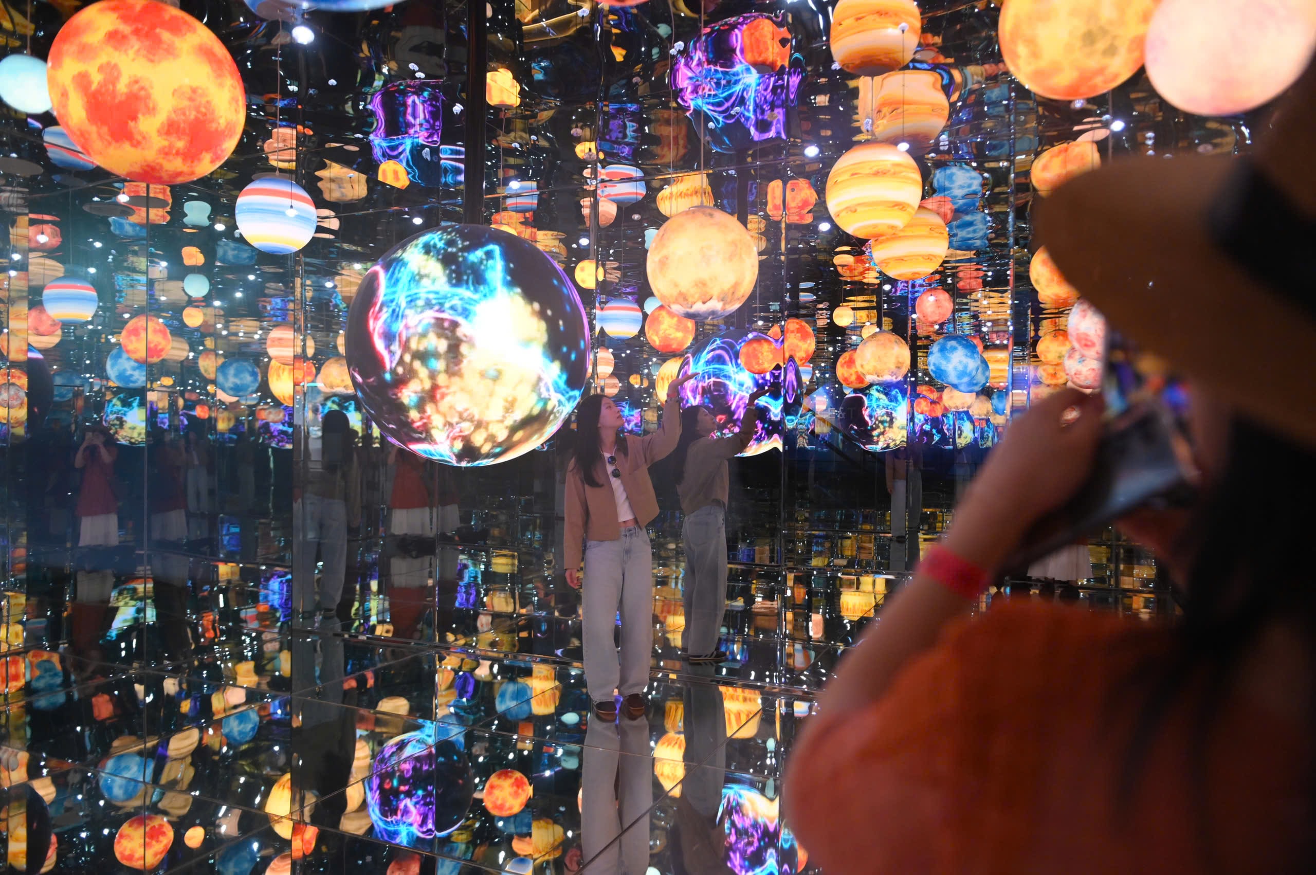 VIDEO: Khám phá căn phòng bí ẩn tại Kuala Lumpur - Ảnh 5.