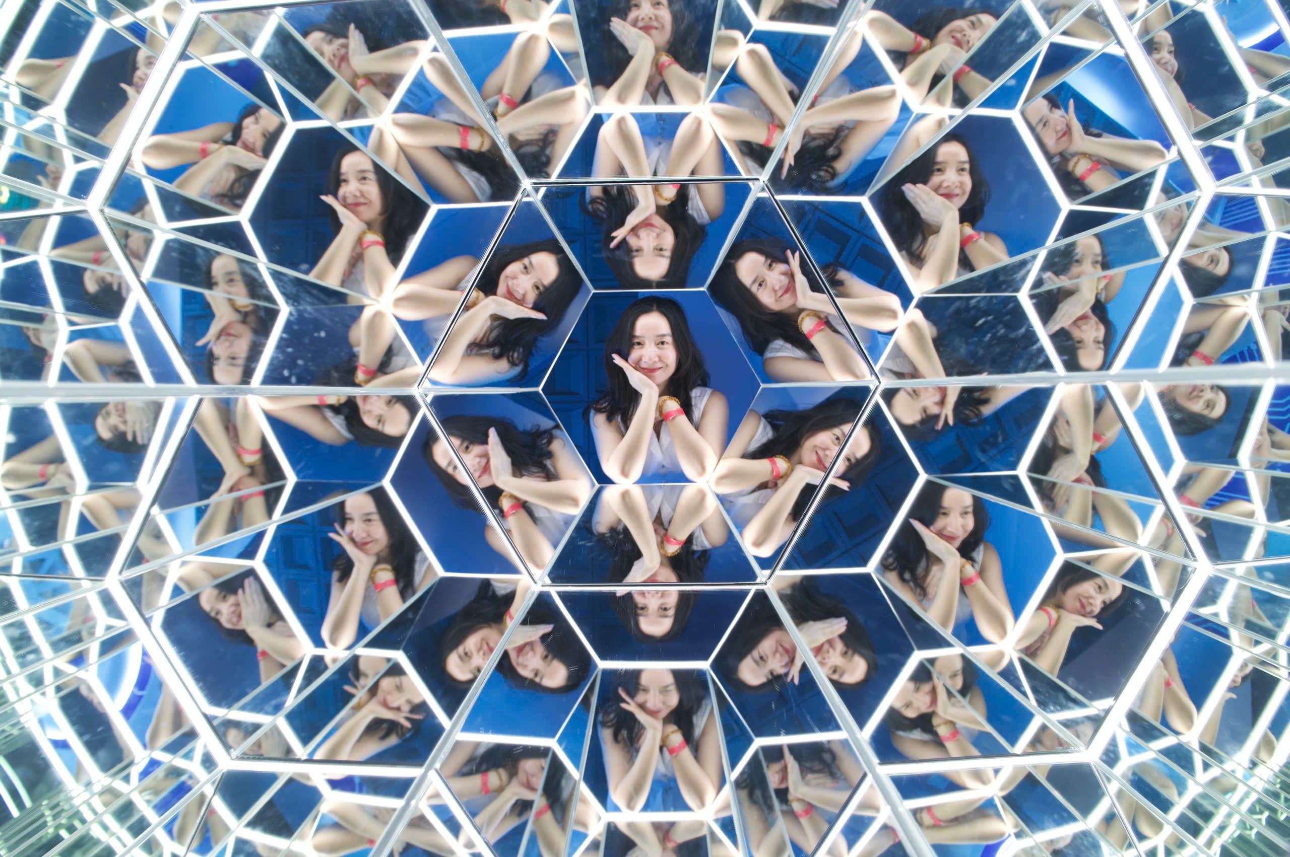 VIDEO: Khám phá căn phòng bí ẩn tại Kuala Lumpur - Ảnh 4.