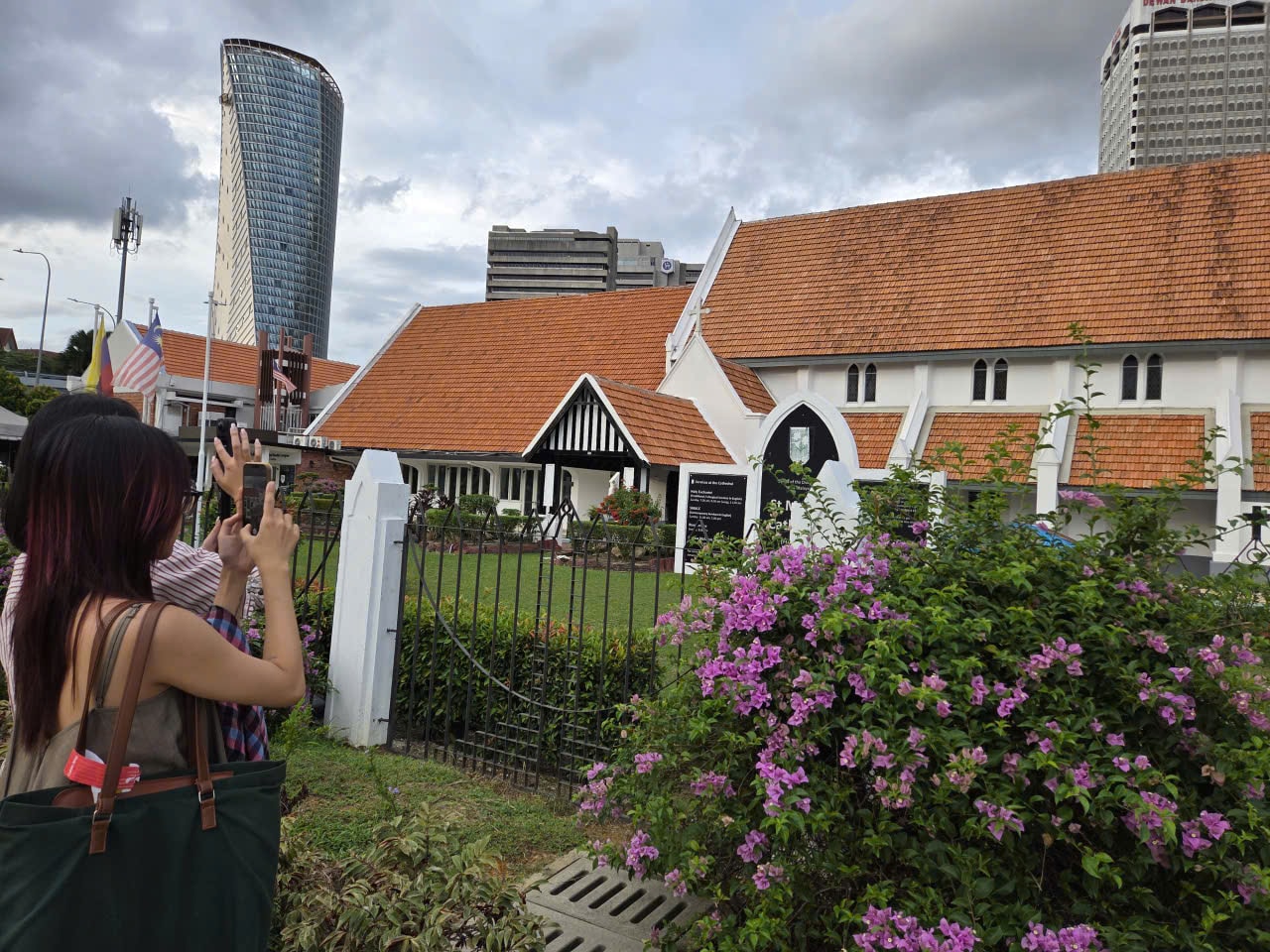 VIDEO: Khám phá căn phòng bí ẩn tại Kuala Lumpur - Ảnh 8.