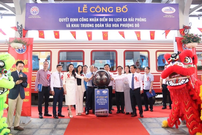 Vé VIP trên tàu du lịch Hà Nội - Hải Phòng có giá tới 300.000 đồng/lượt- Ảnh 1. Vé VIP trên tàu du lịch Hà Nội - Hải Phòng có giá tới 300.000 đồng/lượt- Ảnh 1.
