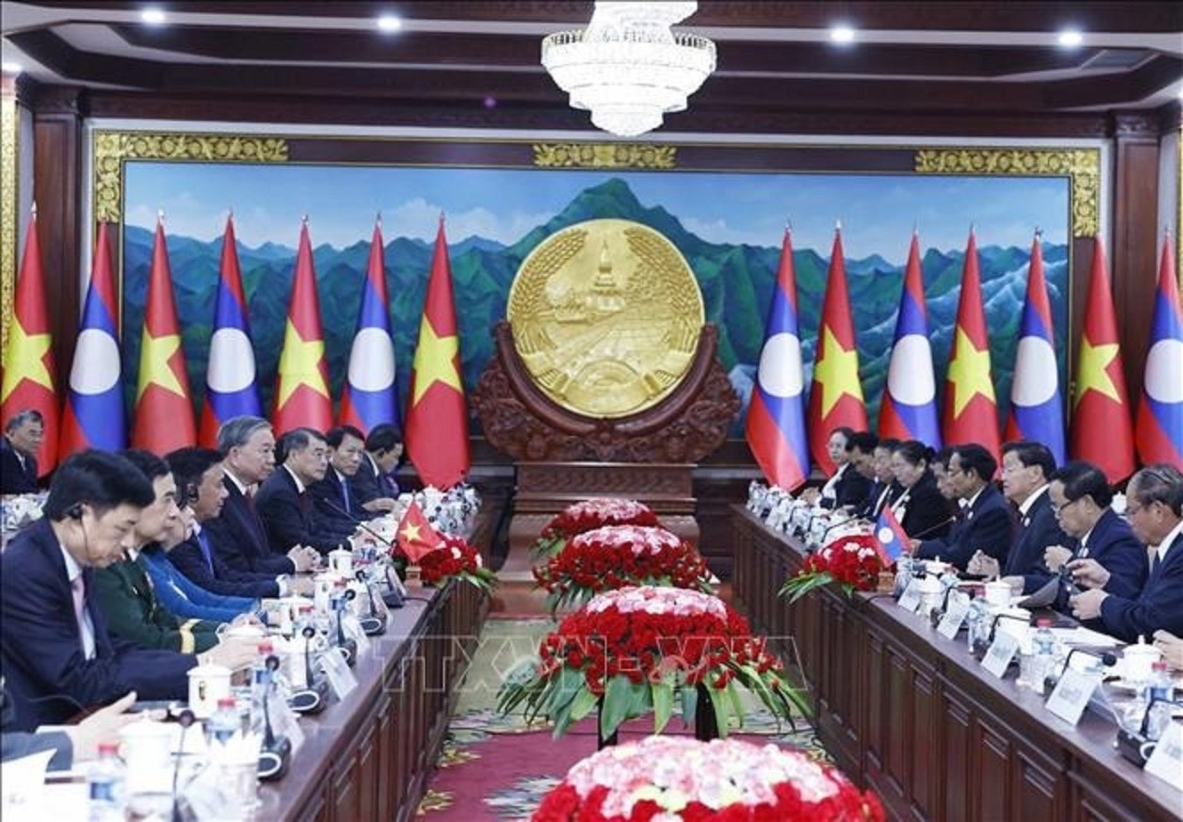 Tổng Bí thư Tô Lâm hội đàm với Tổng Bí thư, Chủ tịch nước Lào Thongloun Sisoulith. (Ảnh: Thống Nhất/TTXVN)
