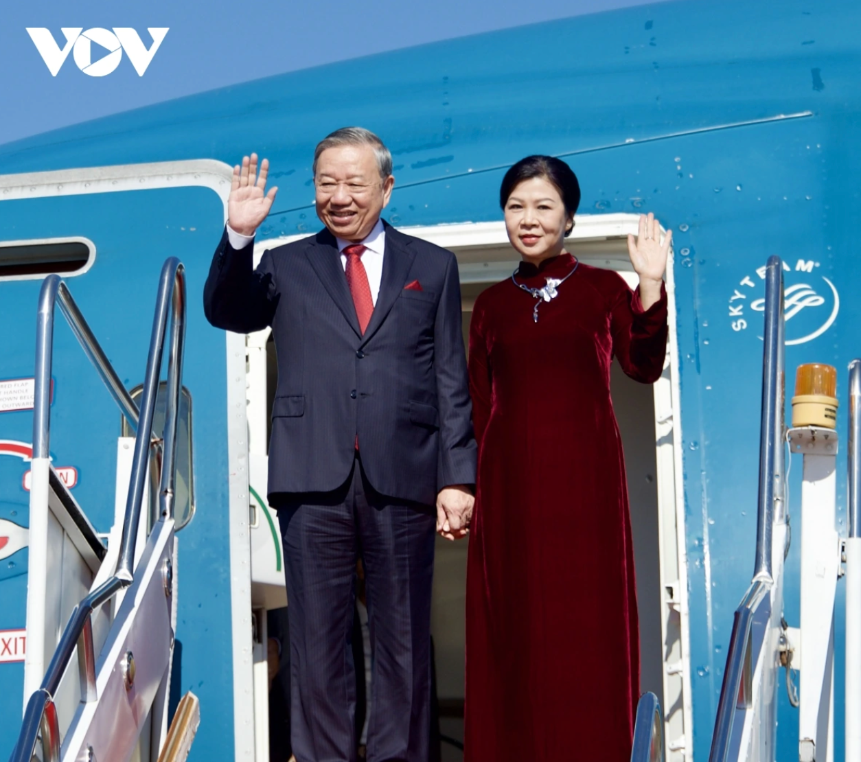 Tổng Bí thư Tô Lâm cùng Phu nhân tới sân bay quốc tế Wattay, Thủ đô Vientiane