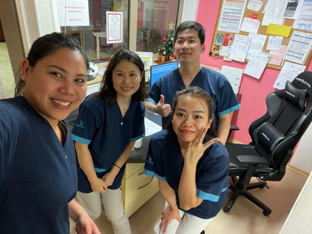 Công việc dỗ dành bệnh nhân như trẻ con nhưng sơ hở là mất việc - 4