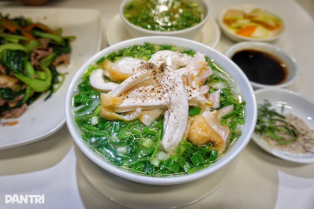 Quán phở Bắc gây sốt vì lời khen ngon nhất TPHCM: Thực hư thế nào? - 1