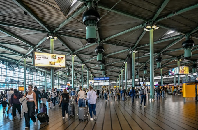 Sân bay Amsterdam Schipol, Hà Lan. Ảnh: CNN