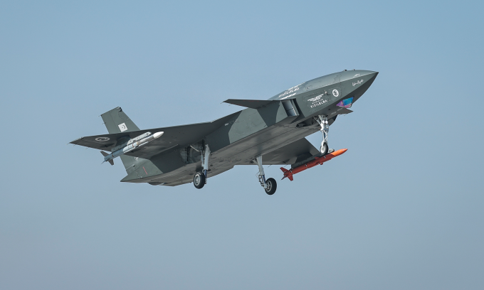 Tiêm kích không người lái Kizilelma trong cuộc thử nghiệm hôm 28/11. Ảnh: X/Defence Turk