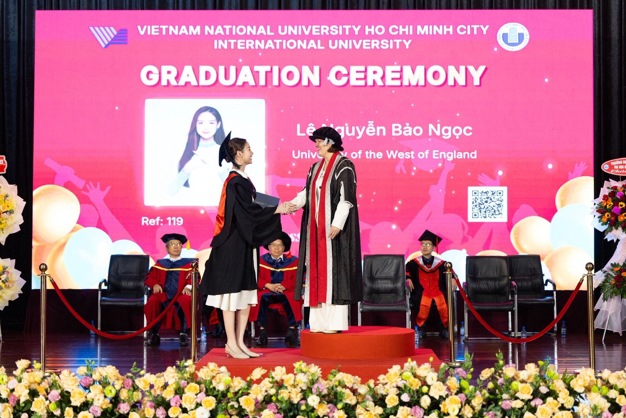 Mẹ đẻ Hoa hậu Bảo Ngọc gây chú ý trong ngày đặc biệt của con gái- Ảnh 2. Mẹ đẻ Hoa hậu Bảo Ngọc gây chú ý trong ngày đặc biệt của con gái- Ảnh 2.