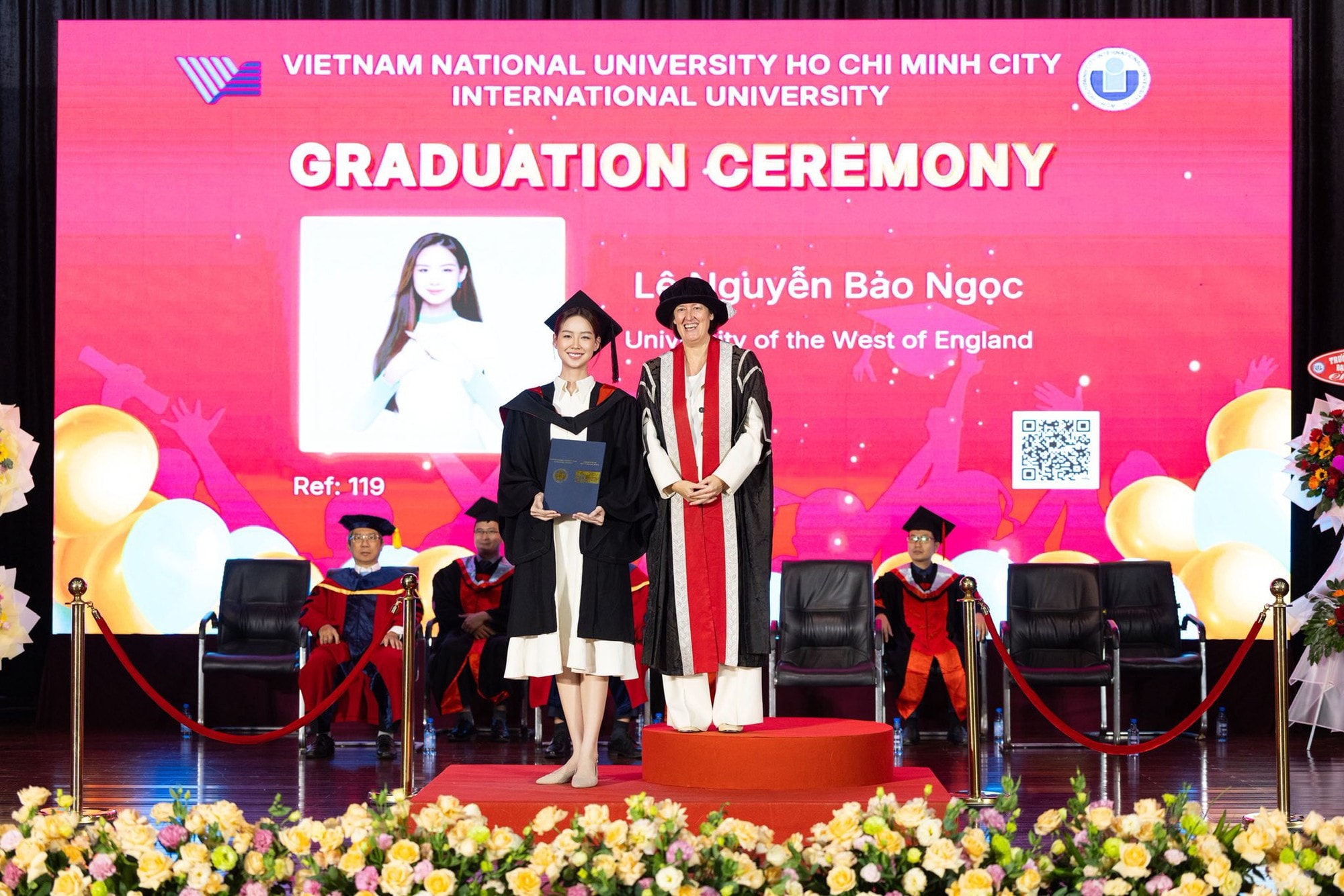 Mẹ đẻ Hoa hậu Bảo Ngọc gây chú ý trong ngày đặc biệt của con gái- Ảnh 3. Mẹ đẻ Hoa hậu Bảo Ngọc gây chú ý trong ngày đặc biệt của con gái- Ảnh 3.