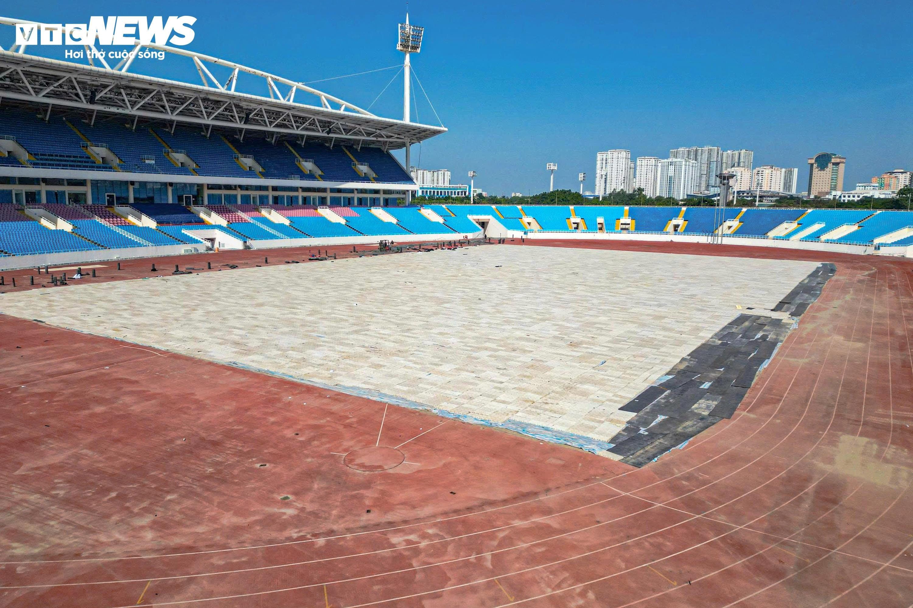 Cận cảnh sân Mỹ Đình sắp thay cỏ mới, hết cảnh 'đá bóng trên mặt ruộng' - 5