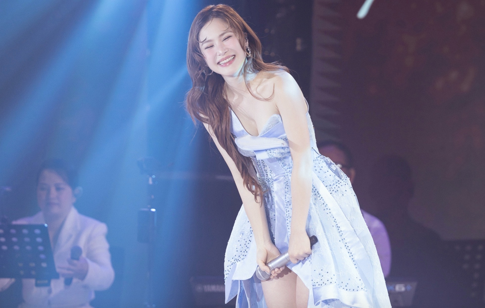 Hương Tràm hạnh phúc trước tình cảm của khán giả.