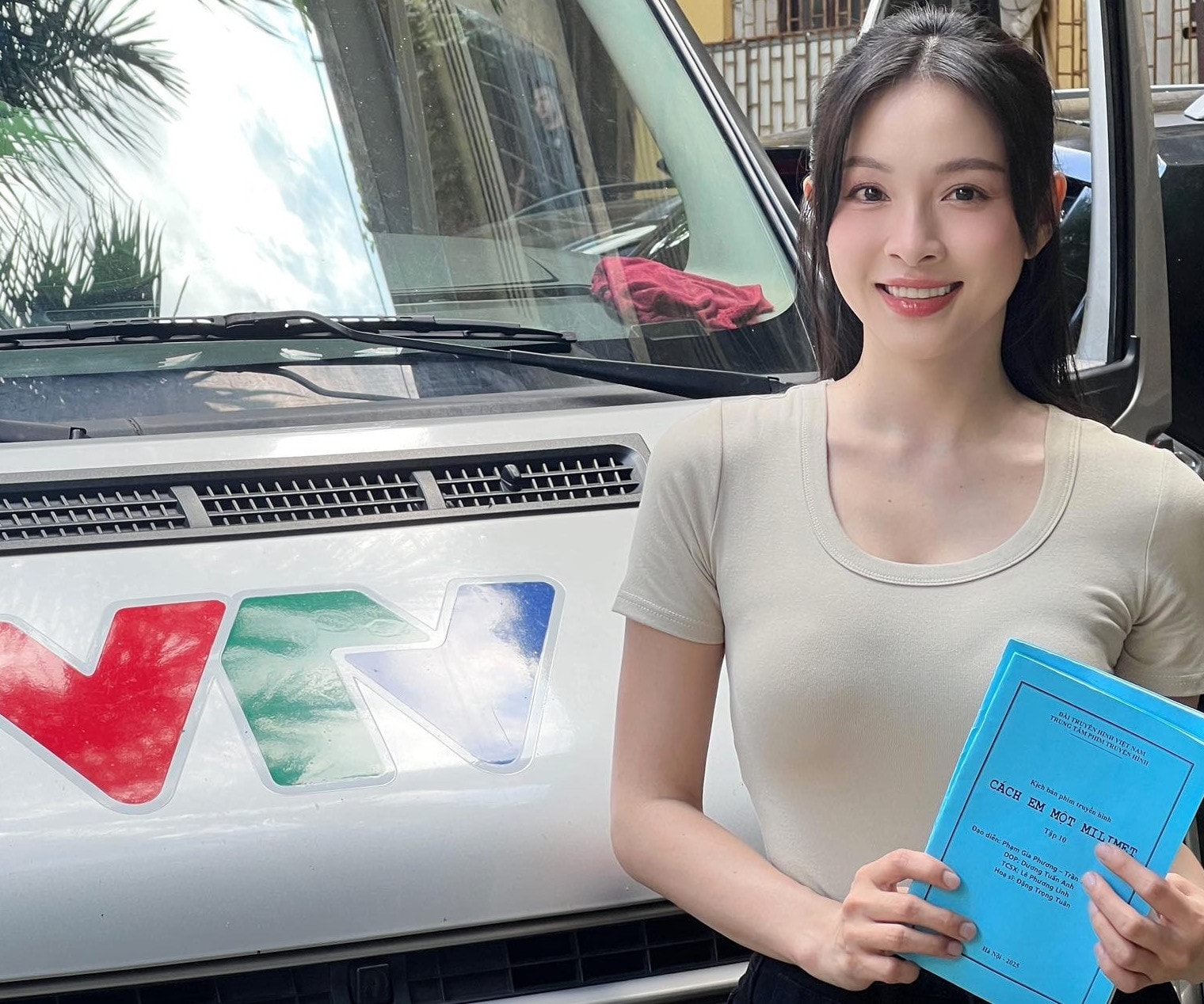 Lần đầu đóng phim trên khung giờ vàng VTV, nhưng Ngọc Trâm lại gây chú ý theo cách không mấy tích cực. Một bộ phận khán giả vì khó chịu với nhân vật Nga để lại nhiều bình luận tiêu cực hướng về Ngọc Trâm, cho rằng cô quá hợp vai khi từ ánh mắt đến giọng điệu đều thể hiện sự giả tạo của nhân vật.