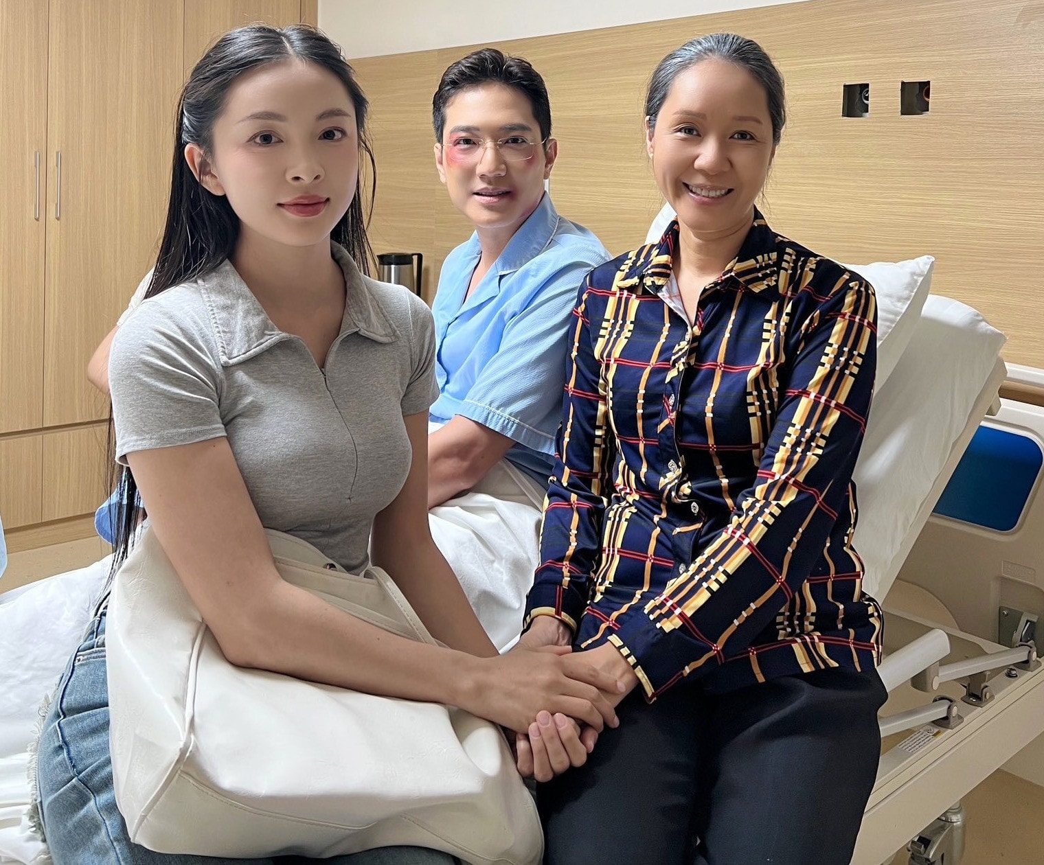 Một số khán giả cho rằng việc Ngọc Trâm khiến người xem bức xúc cũng là thành công của cô bởi như vậy mới thể hiện đúng nhân vật, đúng với ý đồ của ê-kíp làm phim.