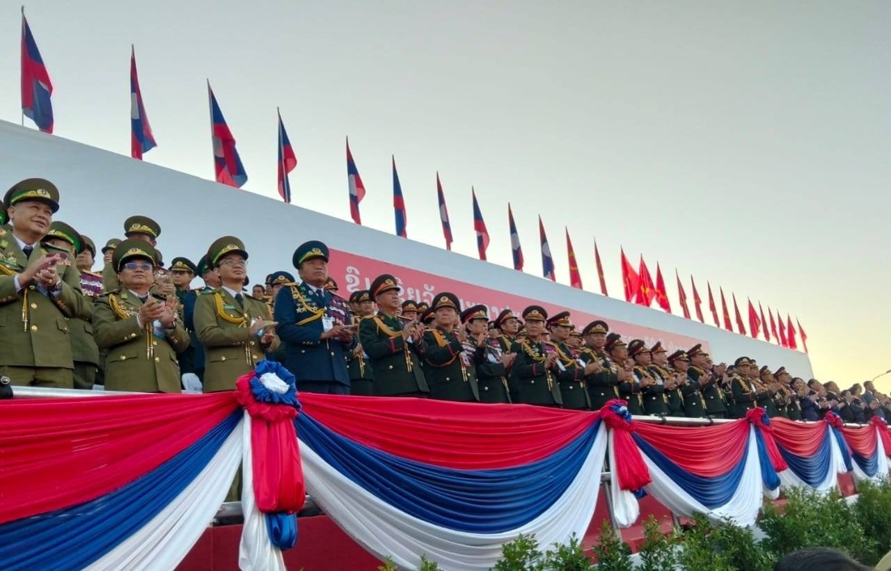 Trực tiếp: Lễ diễu binh, diễu hành kỷ niệm 50 năm Quốc khánh Lào - 4