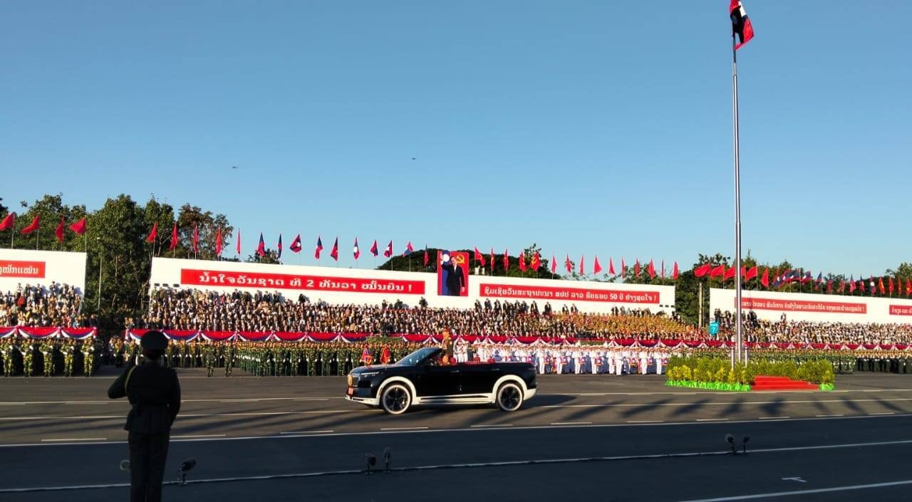 Trực tiếp: Lễ diễu binh, diễu hành kỷ niệm 50 năm Quốc khánh Lào - 5