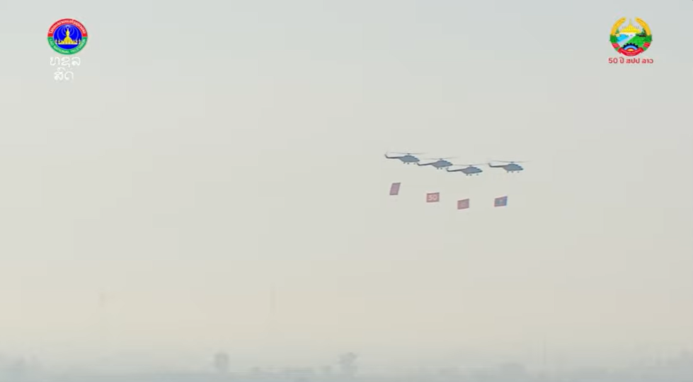 Mãn nhãn màn trình diễn của không quân Lào trong lễ kỷ niệm Quốc khánh