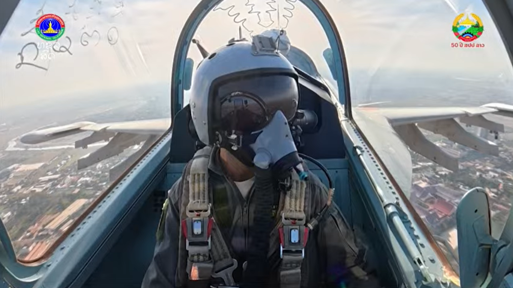 Mãn nhãn màn trình diễn của không quân Lào trong lễ kỷ niệm Quốc khánh