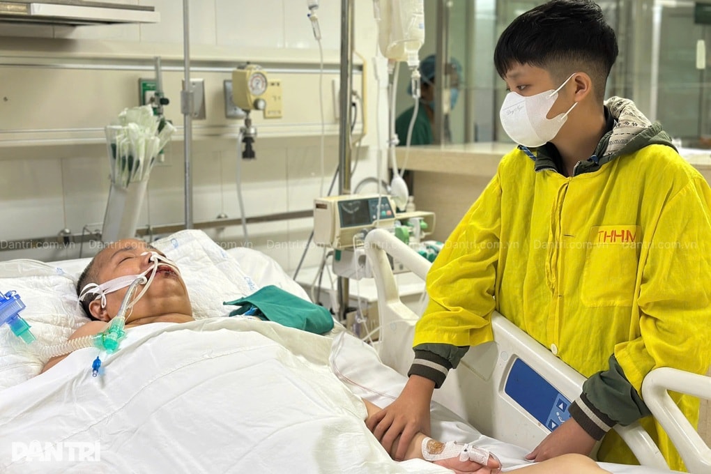 Mẹ nghèo đơn thân bán bánh nuôi con khuyết tật, nguy kịch vì xuất huyết não - 4