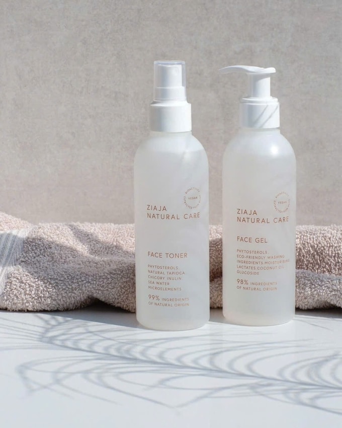 Bộ đôi gel rửa mặt Ziaja Natural Care Face Gel và xịt dưỡng cân bằng Ziaja Natural Care Face Toner. Ảnh: Ziaja