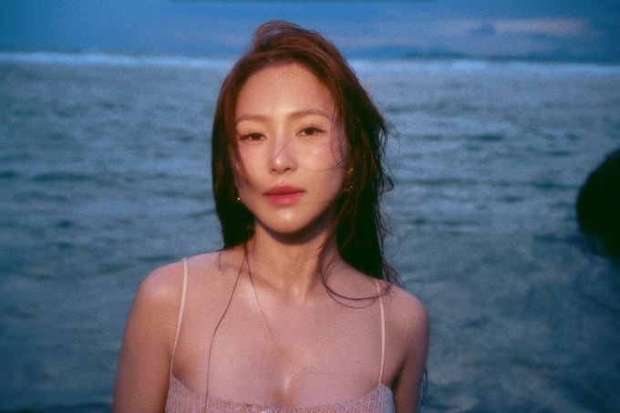 Hình ảnh Hương Tràm dùng quảng bá cho album mới.