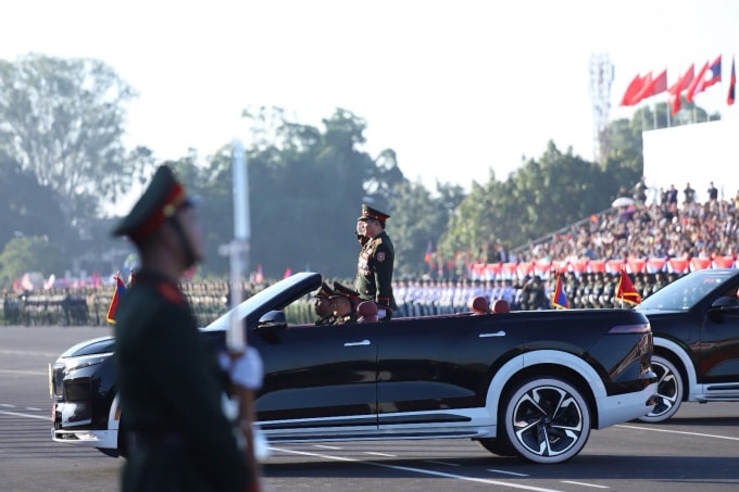 Mẫu xe được tinh chỉnh phù hợp cho các sự kiện trọng đại, mang tầm cỡ quốc gia. Ảnh: Sonemanyla Vilaiphone