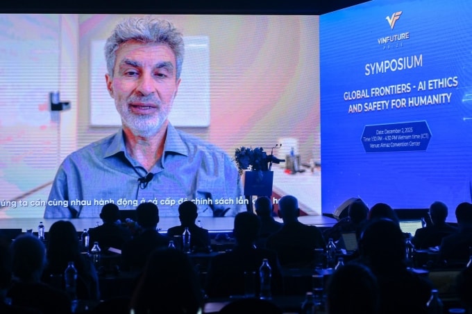 Giáo sư Geoffrey Hinton. Ảnh: Thanh Tuyền