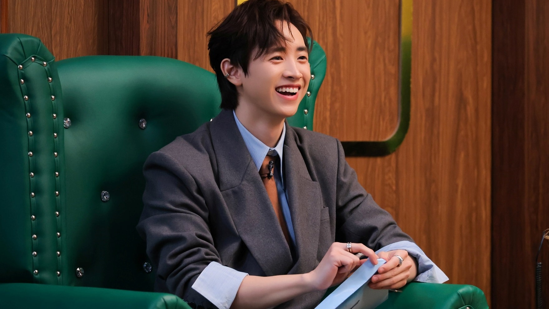 CongB giới thiệu bản thân tại Anh trai say hi