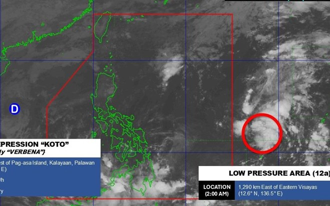 Vị trí áp thấp nhiệt đới suy yếu từ bão số 15 (ký hiệu D) và áp thấp 12a vào 2h ngày 2.12. Ảnh PAGASA