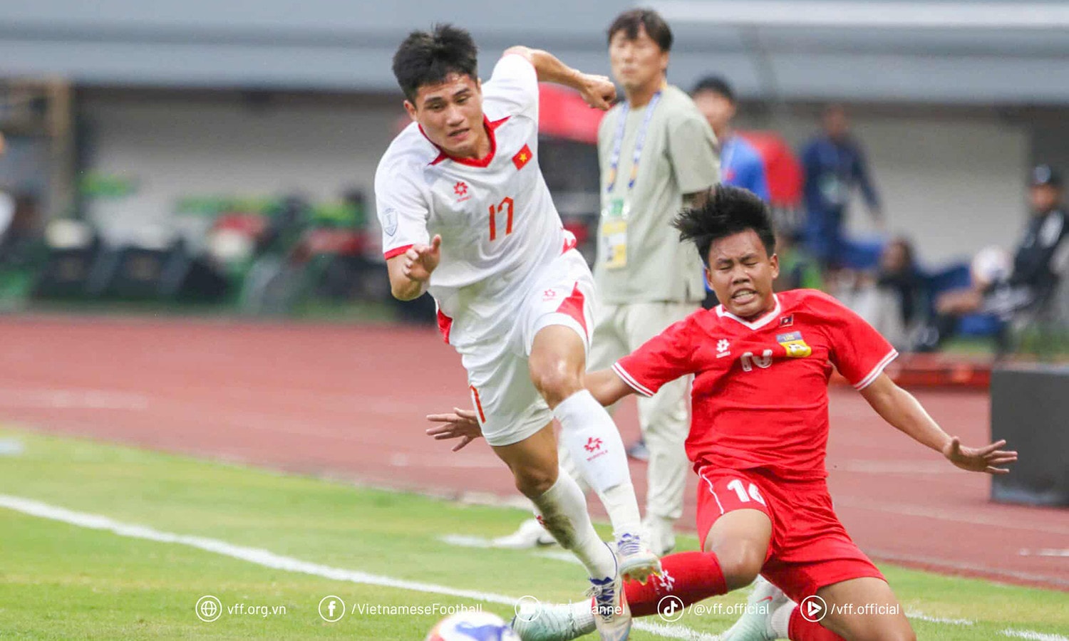 U22 Việt Nam đấu với U22 Lào ở môn bóng đá nam SEA Games 33.