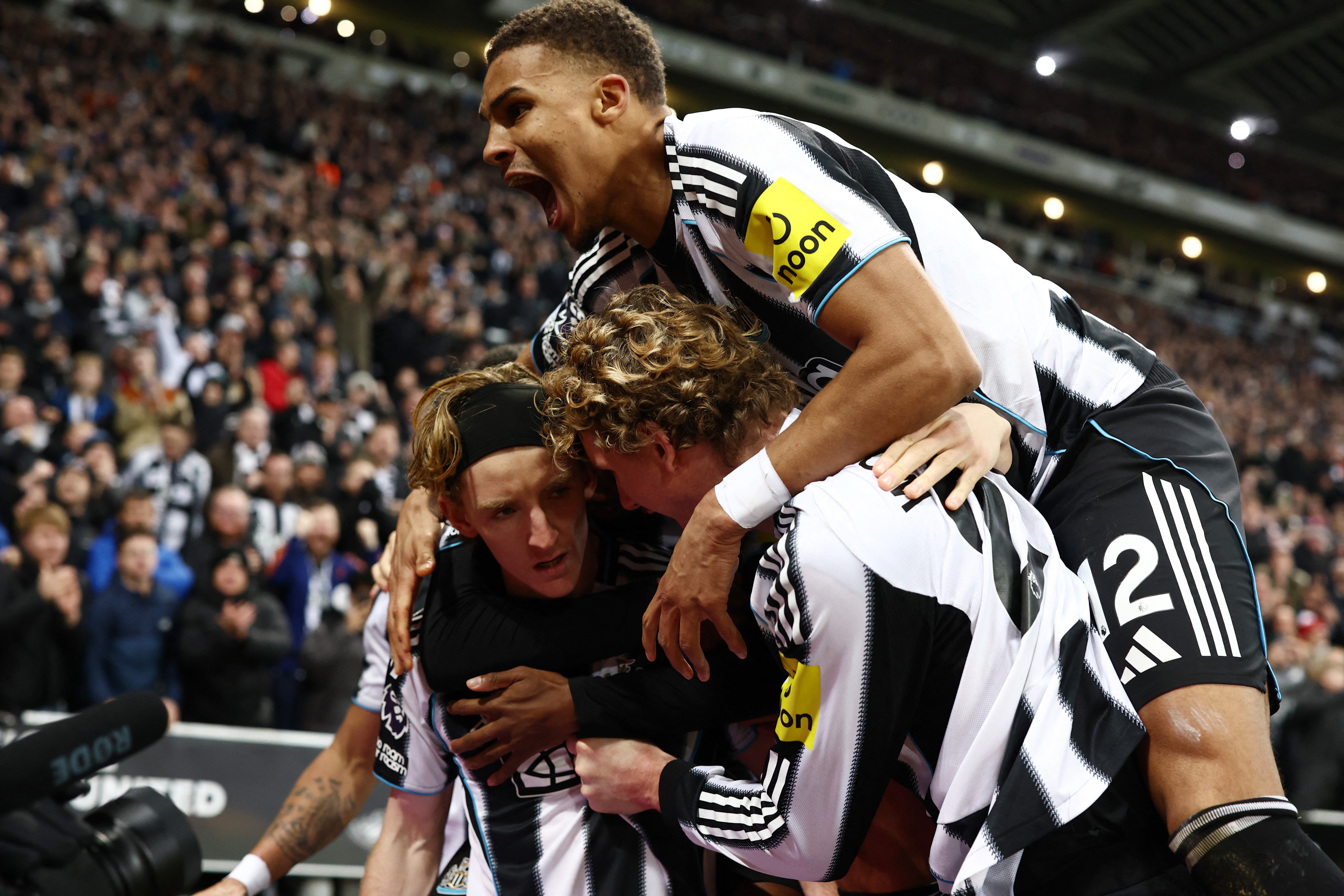 Ngoại Hạng Anh tiếp tục được phát sóng tại Việt Nam. (Ảnh: Reuters)