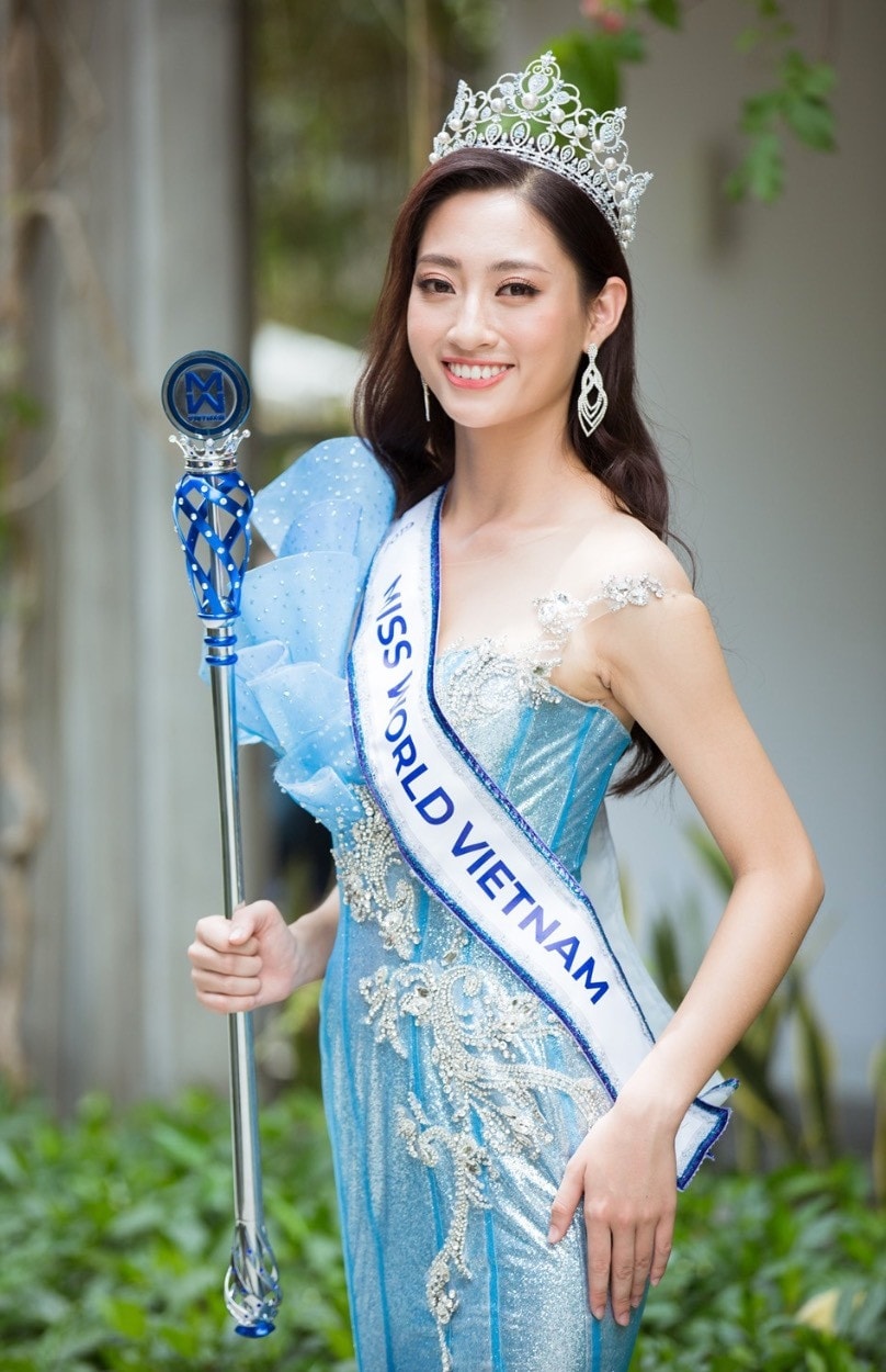 Lương Thùy Linh đăng quang Miss World Vietnam 2019.