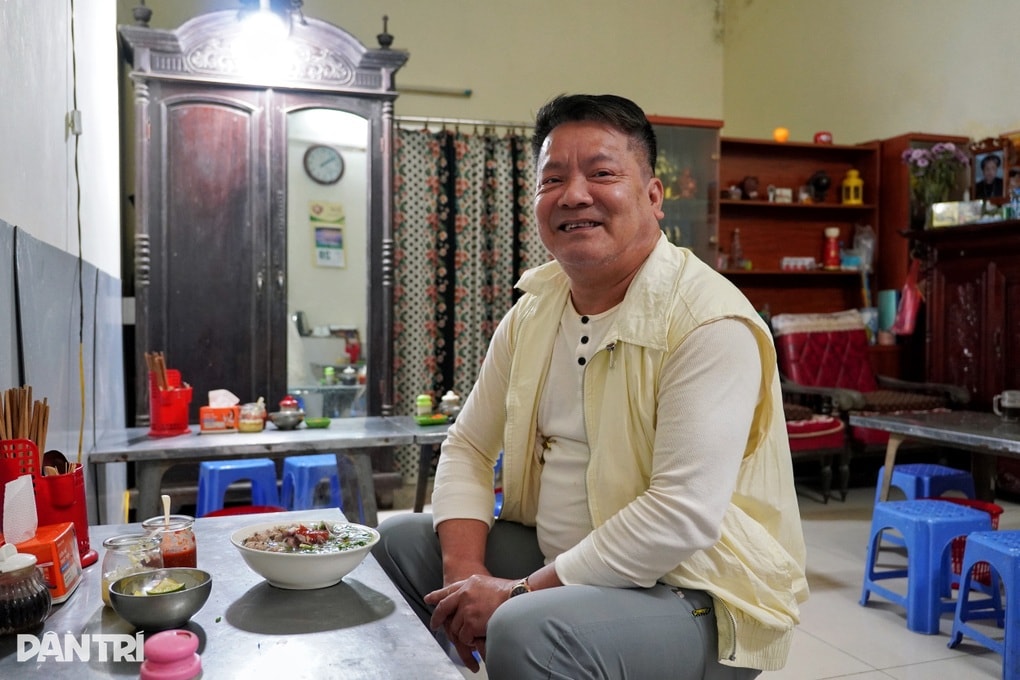 Bát phở 25.000 đồng trong quán rẻ nhất Hà Nội, nhiều năm không tăng giá - 4 Bát phở 25.000 đồng trong quán rẻ nhất Hà Nội, nhiều năm không tăng giá - 4