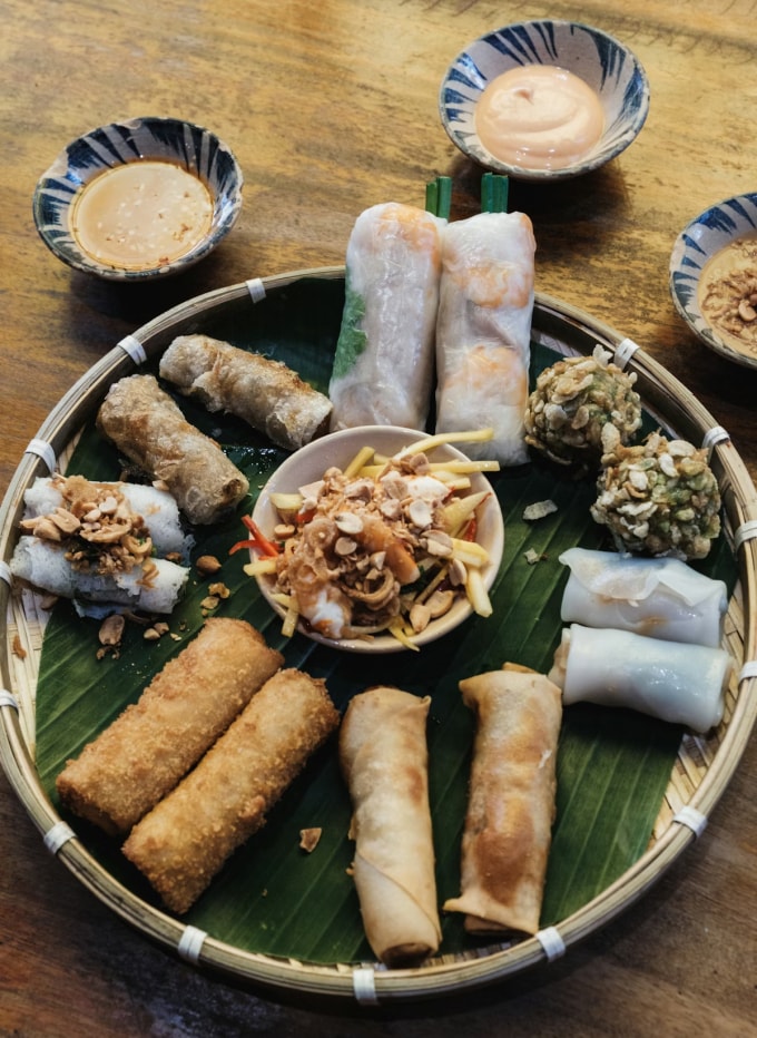 Các loại đồ cuốn rất đa dạng. Ảnh: Lonely Planet