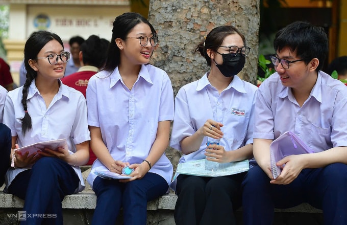 Thí sinh thi tốt nghiệp THPT ở điểm thi trường THPT Trưng Vương, phường Bến Nghé TP HCM, tháng 6/2025. Ảnh: Thanh Tùng