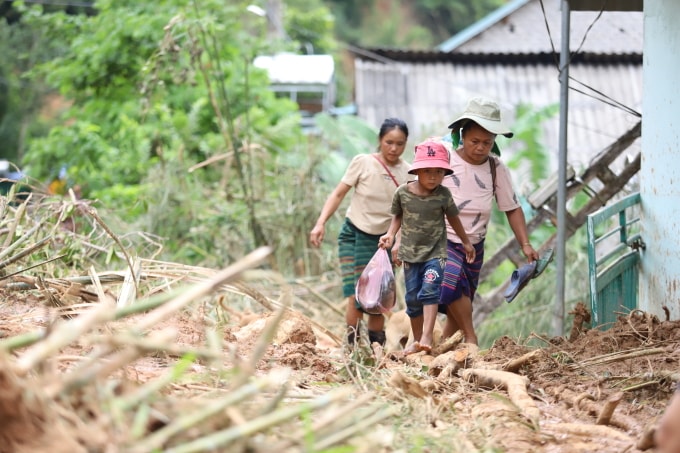 Nhà bị xóa sổ, tài sản mất trắng sau lũ quét tại xã Nhôn Mai, tỉnh Nghệ An. Ảnh: Đức Hùng