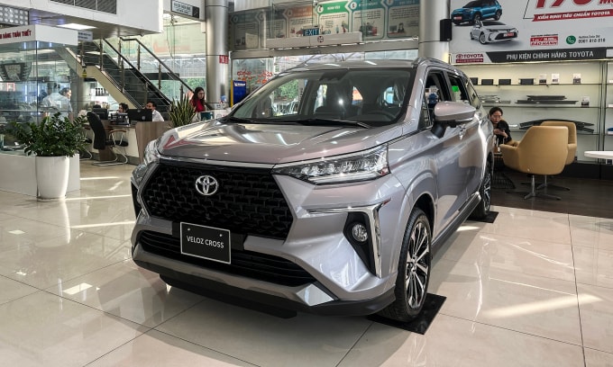 Mẫu Veloz trưng bày tại một đại lý Toyota ở TP HCM. Ảnh: Thành Nhạn