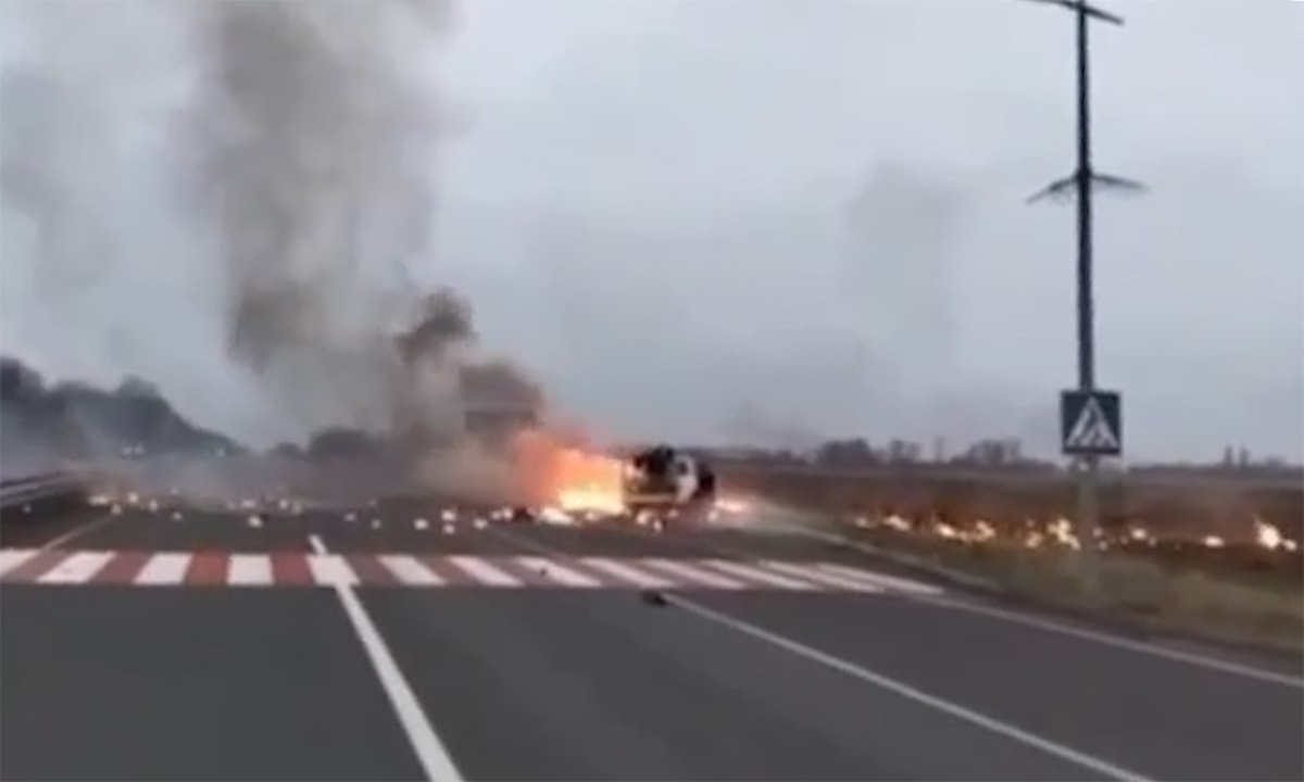 Khoảnh khắc xe phòng không Ukraine trúng UAV Nga