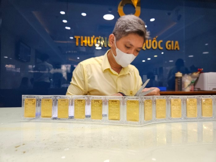 Sáng 3-12, giá vàng miếng SJC biến động liên tục - Ảnh 1.