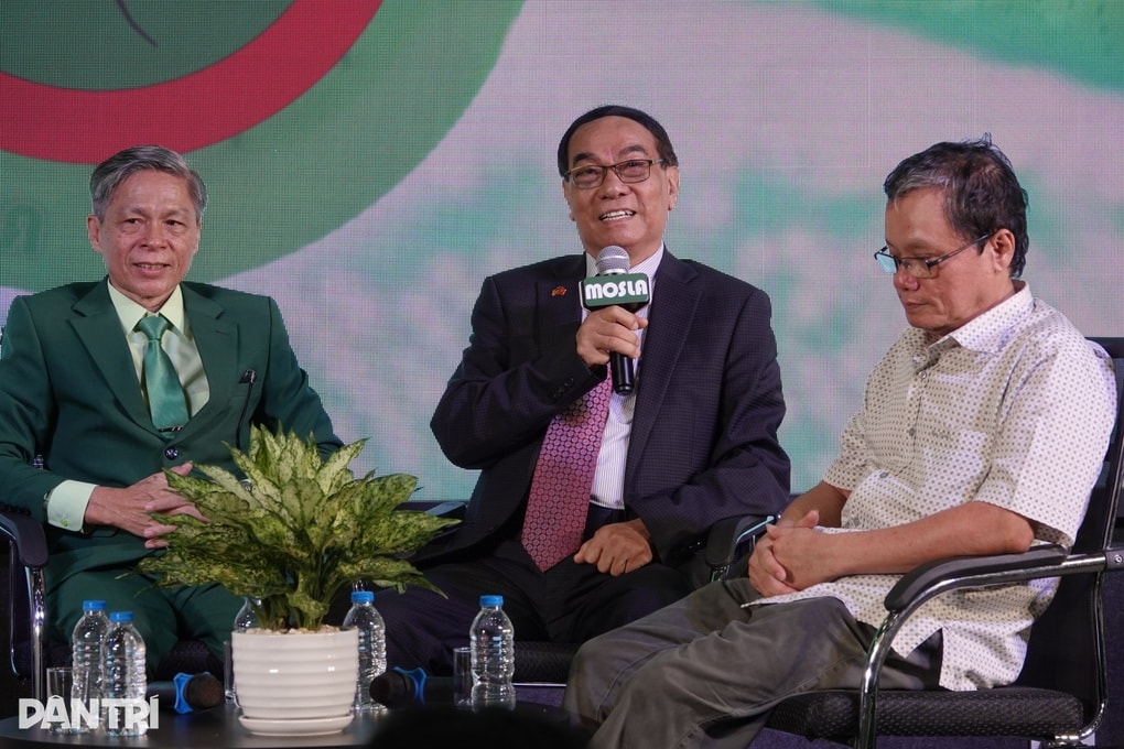 Doanh nhân chi 2 tỷ làm bẫy muỗi, tặng 1.000 chiếc để chặn sốt xuất huyết - 4 Doanh nhân chi 2 tỷ làm bẫy muỗi, tặng 1.000 chiếc để chặn sốt xuất huyết - 4