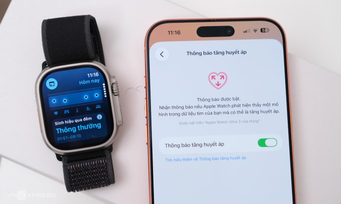 Apple Watch Ultra 3 kết nối iPhone 17 Pro Max đã bật tính năng cảnh báo huyết áp cao. Ảnh: Tuấn Hưng