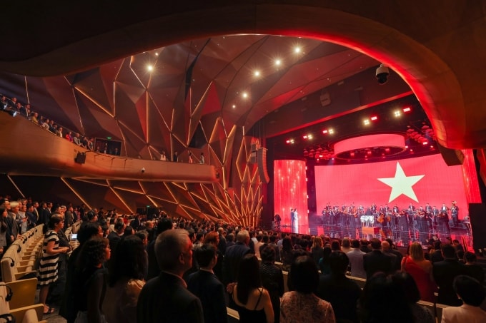 Không gian Nhà hát Hồ Gươm nơi diễn ra lễ trao giải VinFuture 2024. Ảnh: Vingroup