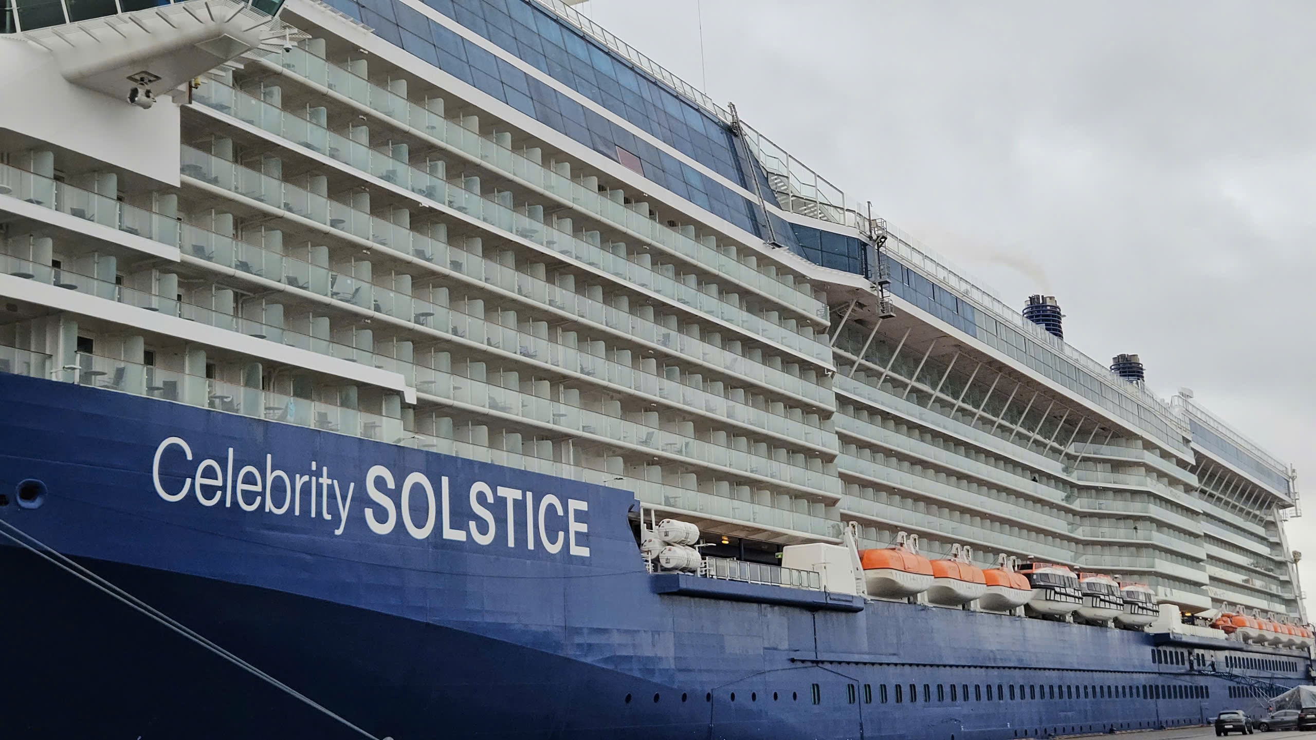 Tàu Celebrity Solstice trở lại Việt Nam mang theo 2 . 500 Du khách khám phá TPHCM - Ảnh 5. Tàu Celebrity Solstice trở lại Việt Nam mang theo 2 . 500 Du khách khám phá TPHCM - Ảnh 5.
