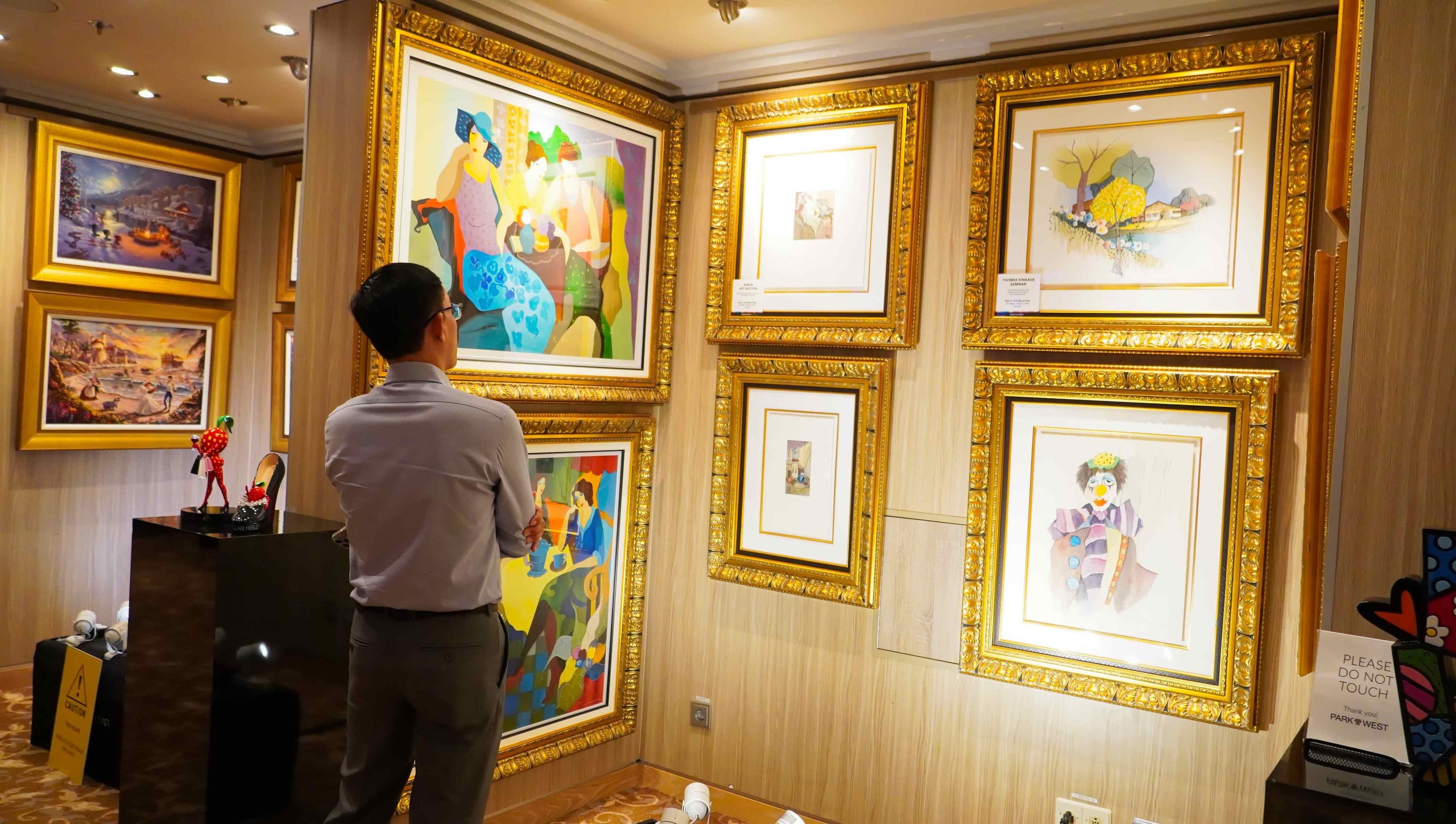 Tàu Celebrity Solstice trở lại Việt Nam mang theo 2 . 500 Du khách khám phá TPHCM - Ảnh 8. Tàu Celebrity Solstice trở lại Việt Nam mang theo 2 . 500 Du khách khám phá TPHCM - Ảnh 8.