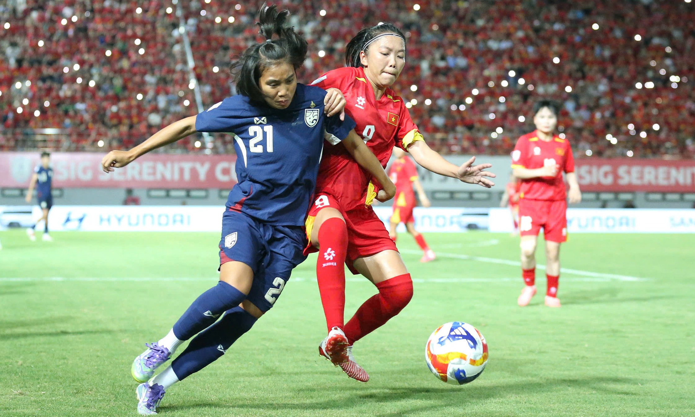 Huỳnh Như không đá chính trong trận đấu giữa đội tuyển Việt Nam và Malaysia.