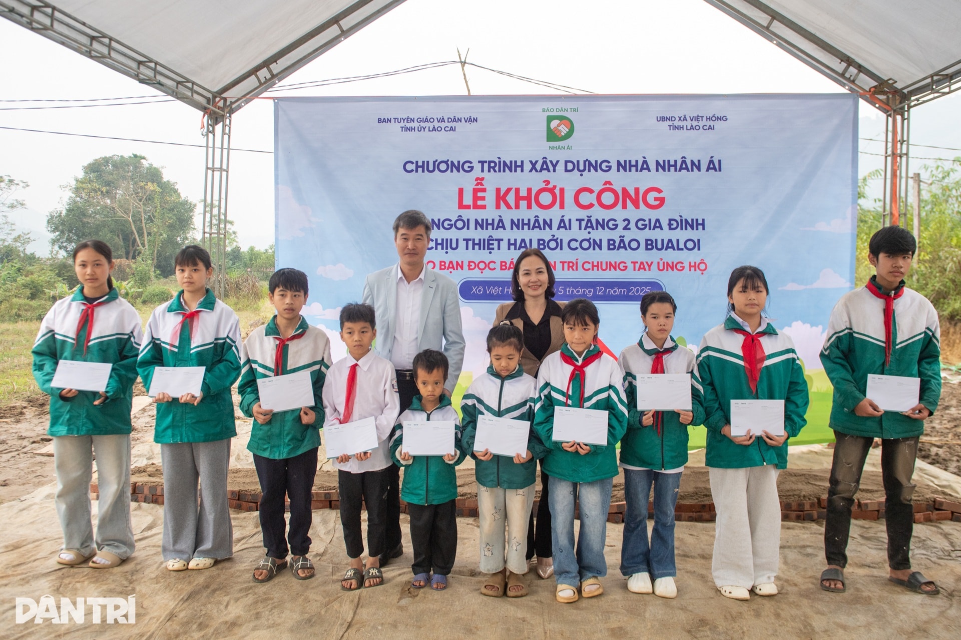 “Mong rằng ngọn lửa nhân ái sẽ lan tỏa và cháy mãi” - 12 “Mong rằng ngọn lửa nhân ái sẽ lan tỏa và cháy mãi” - 12