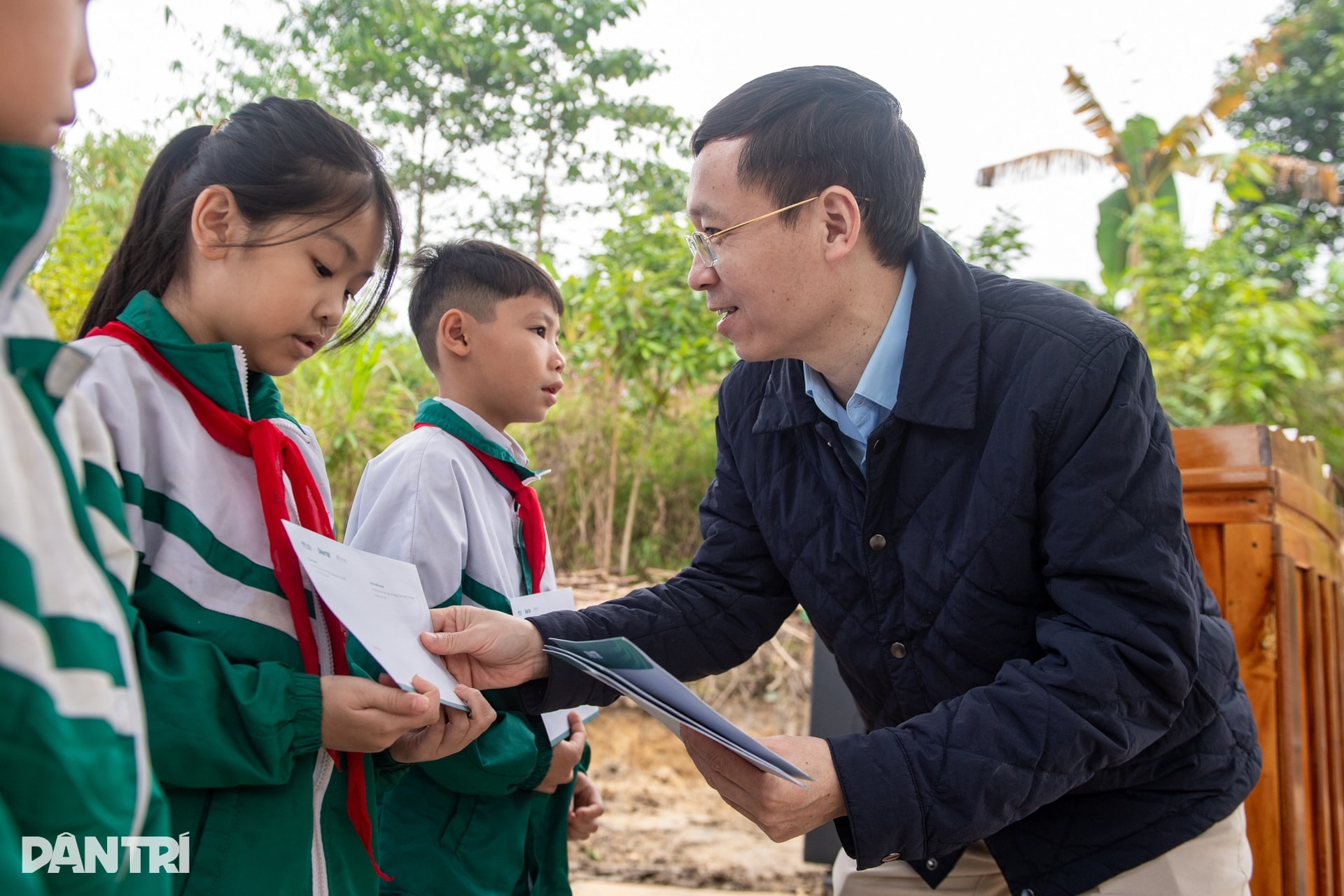 “Mong rằng ngọn lửa nhân ái sẽ lan tỏa và cháy mãi” - 13 “Mong rằng ngọn lửa nhân ái sẽ lan tỏa và cháy mãi” - 13