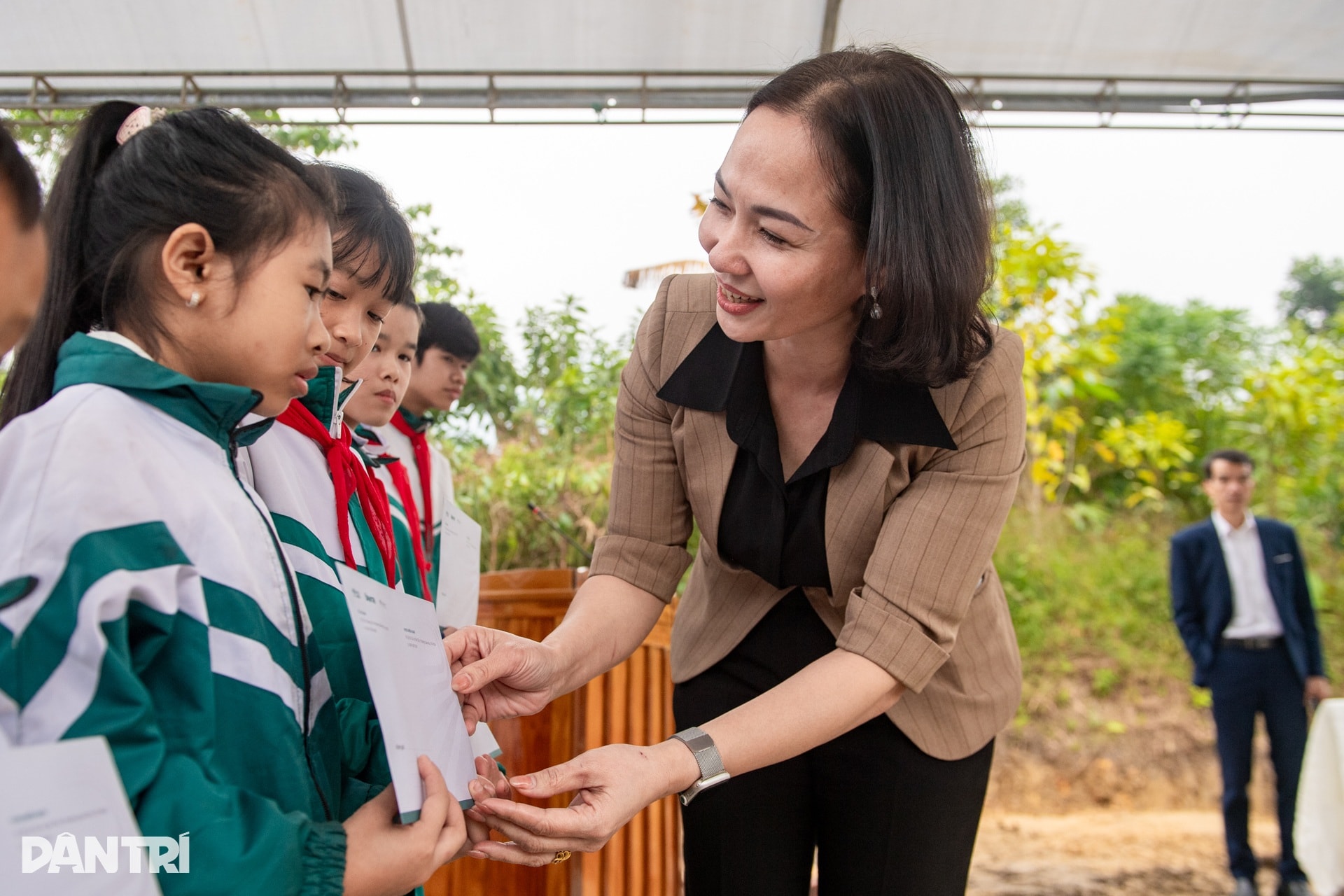 “Mong rằng ngọn lửa nhân ái sẽ lan tỏa và cháy mãi” - 15 “Mong rằng ngọn lửa nhân ái sẽ lan tỏa và cháy mãi” - 15