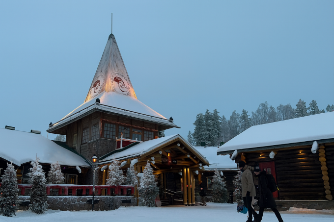 Làng ông già Noel dưới ống kính nữ du khách Việt.