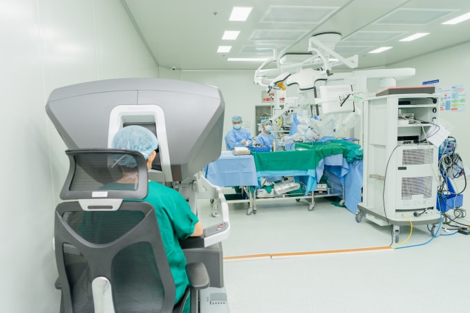 Bác sĩ đề nghị BHYT chi trả cho phẫu thuật robot