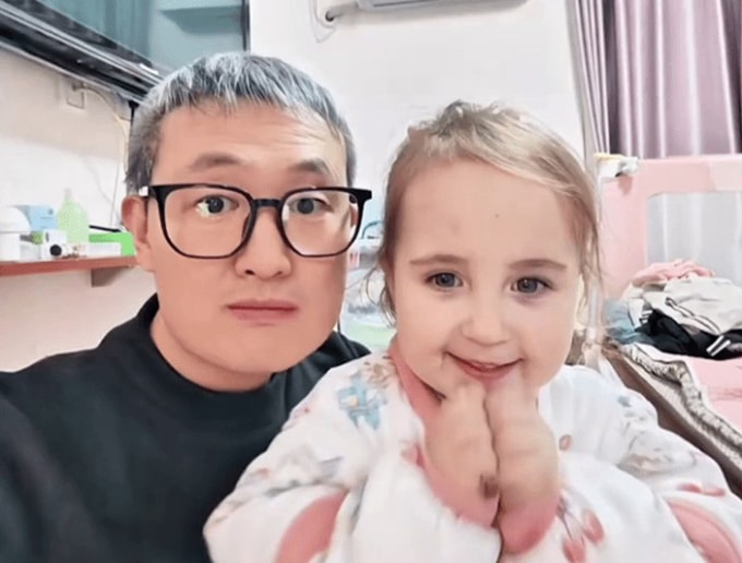 Bí ẩn di truyền về cặp vợ chồng Trung Quốc sinh ra búp bê lai